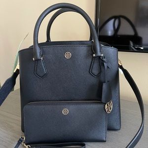 NEW!! Tory Burch Robinson Tote & Wallet